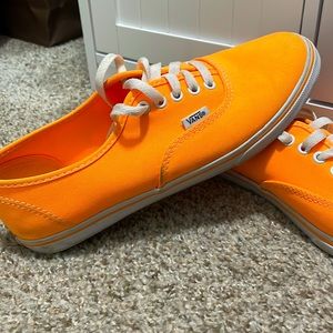 Vans- like new worn 2 times